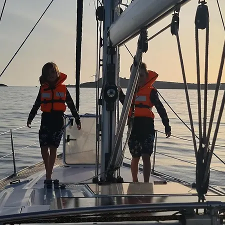Impression Sailing Yacht Båthotell